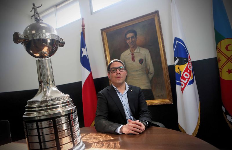 Presidente del CSD Colo-Colo acusa discriminación y clasismo.