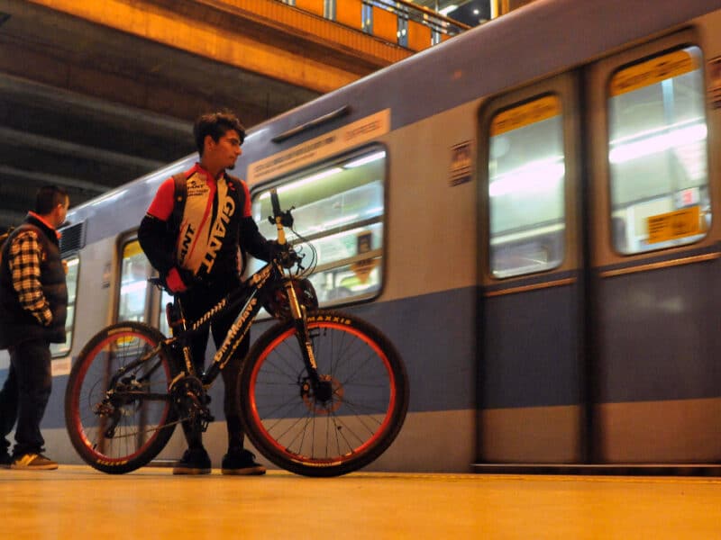 Desde el martes 21 de mayo: Metro permitirá ingreso con bicicletas en días festivos